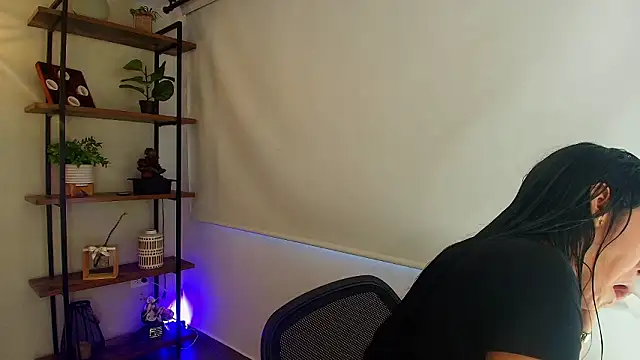 Sassy--Girl online show from 11, 3, 2026