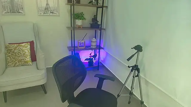 Sassy--Girl online show from 8, 4, 2026