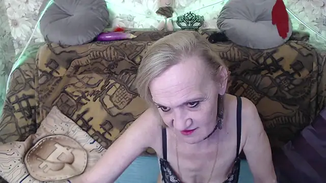 Snapshot of MissBekker chatting on 21, 12, 2024 MissBekker online show from 21, 12, 2024