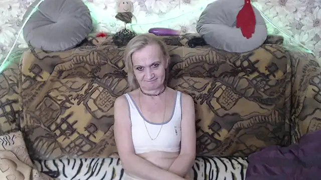 Snapshot of MissBekker chatting on 11, 1, 2025 MissBekker online show from 11, 1, 2025