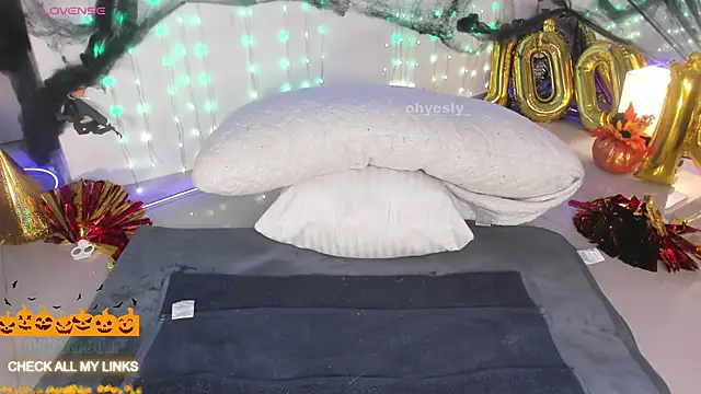 ohyesly  online show from 31, 10, 2025