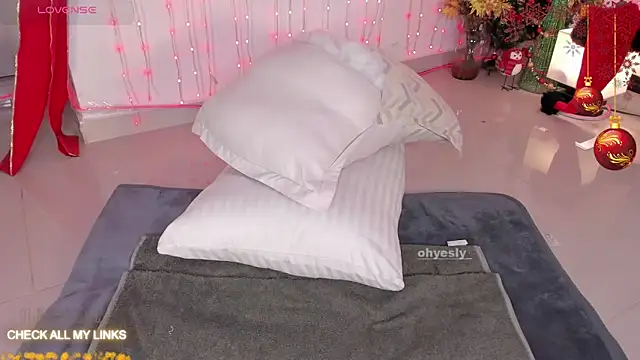 ohyesly  online show from 19, 12, 2025