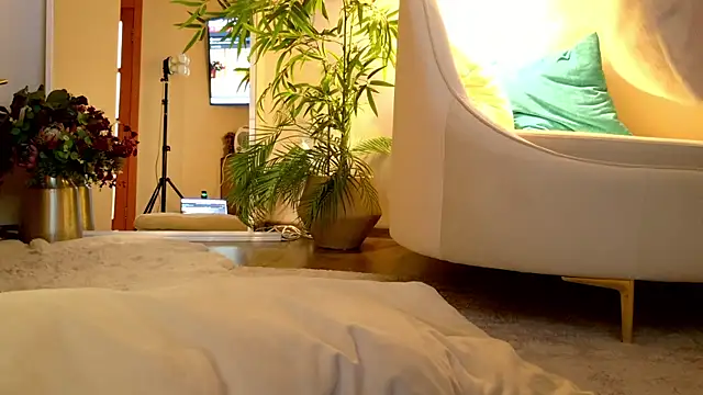 Snapshot of Ledy_Mary chatting on 12, 6, 2026 Ledy Mary online show from 12, 6, 2026