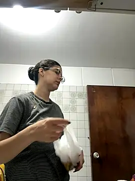  Niah  online show from 29, 11, 2025