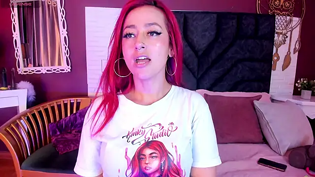 Snapshot of Mia-Bloom chatting on 11, 3, 2025 Mia-Bloom online show from 11, 3, 2025