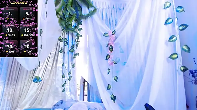 Snapshot of gatuwildhott chatting on 10, 12, 2024 gatuwildhott online show from 10, 12, 2024