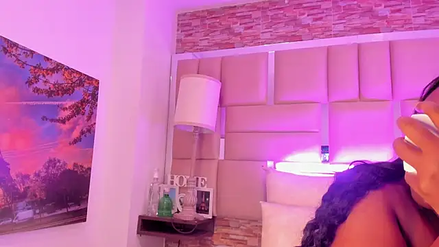 ShaniaBrownn online show from 21, 11, 2025