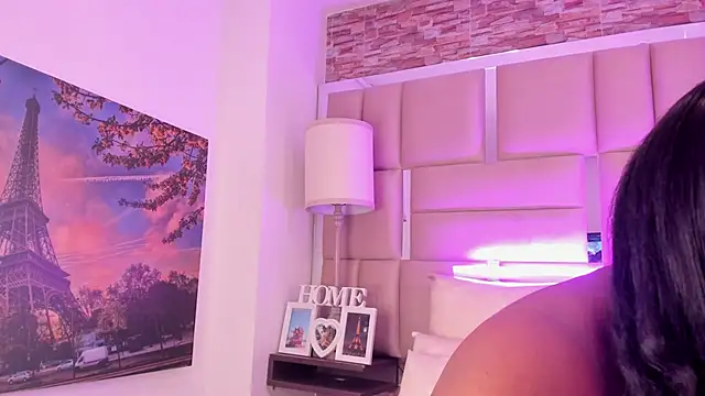 Snapshot of ShaniaBrownn chatting on 19, 12, 2025 ShaniaBrownn online show from 19, 12, 2025