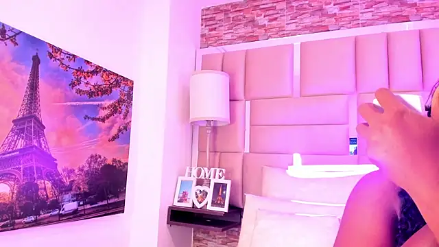 Snapshot of ShaniaBrownn chatting on 22, 12, 2025 ShaniaBrownn online show from 22, 12, 2025