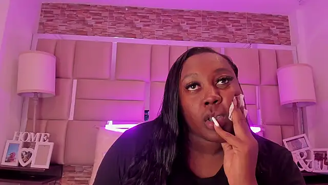 Snapshot of ShaniaBrownn chatting on 3, 2, 2026 ShaniaBrownn online show from 3, 2, 2026