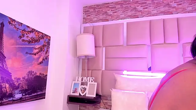 Snapshot of ShaniaBrownn chatting on 14, 2, 2026 ShaniaBrownn online show from 14, 2, 2026