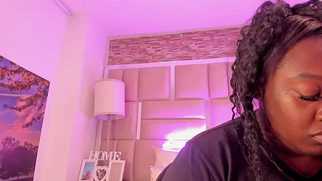 Snapshot of ShaniaBrownn chatting on 16, 2, 2026 ShaniaBrownn online show from 16, 2, 2026