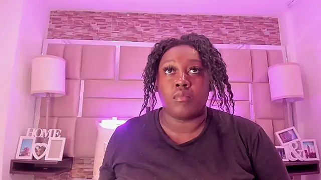 Snapshot of ShaniaBrownn chatting on 21, 2, 2026 ShaniaBrownn online show from 21, 2, 2026