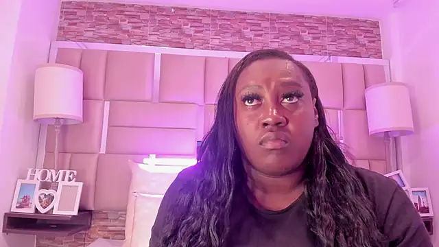 Snapshot of ShaniaBrownn chatting on 27, 2, 2026 ShaniaBrownn online show from 27, 2, 2026