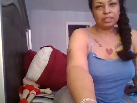 MSweetLindaParks online show from 3, 3, 2025