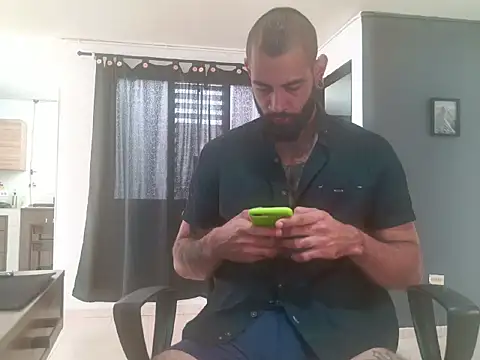 Snapshot of Matheusbeard chatting on 4, 8, 2026 Matheusbeard online show from 4, 8, 2026