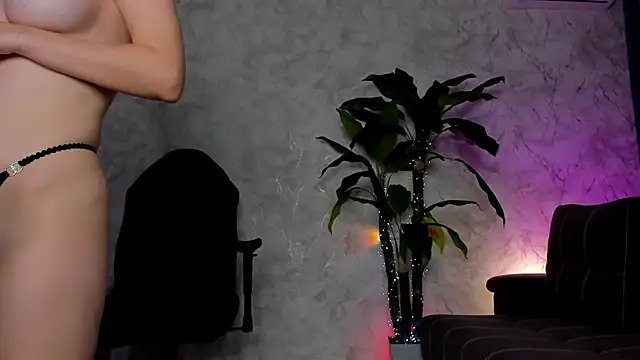 Emma7 online show from 2, 11, 2025