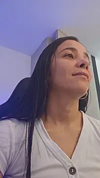 Snapshot of miaeyes chatting on 14, 11, 2025 miaeyes online show from 14, 11, 2025