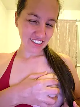 Snapshot of Nicole-Ray chatting on 4, 8, 2026 Nicole-Ray online show from 4, 8, 2026