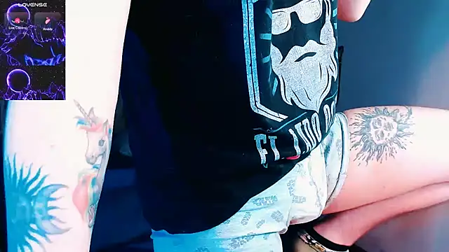 Marieblueeyes online show from 17, 11, 2025