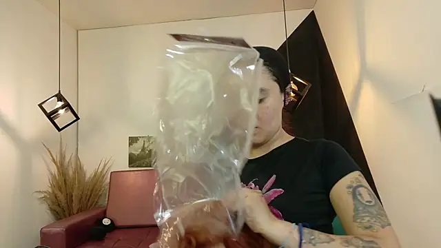 Perla Campbell online show from 15, 10, 2025