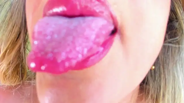 Julia Haye online show from 5, 1, 2025