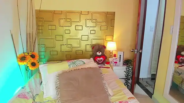 Julia Haye online show from 5, 2, 2025