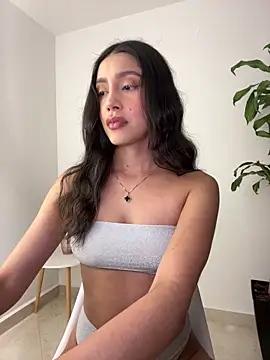 Snapshot of SelenaStone chatting on 9, 11, 2025 SelenaStone online show from 9, 11, 2025