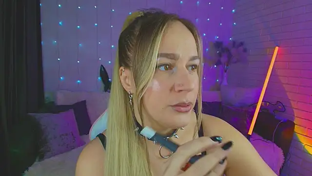 pepper cat  online show from 23, 1, 2025