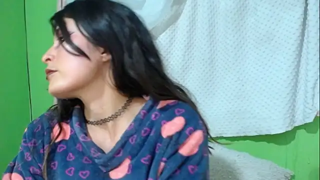 Alexandrasaenz online show from 4, 12, 2024