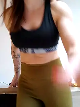 Snapshot of clara-francaise chatting on 11, 3, 2025 clara-francaise online show from 11, 3, 2025