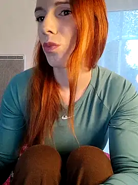 Snapshot of clara-francaise chatting on 11, 11, 2025 clara-francaise online show from 11, 11, 2025