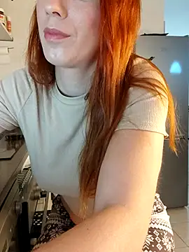 Snapshot of clara-francaise chatting on 23, 11, 2025 clara-francaise online show from 23, 11, 2025