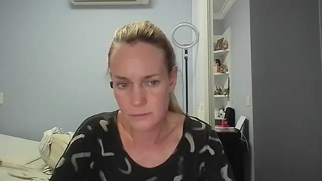 Snapshot of Annylove1 chatting on 1, 2, 2026 Annylove1 online show from 1, 2, 2026