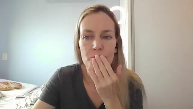 Snapshot of Annylove1 chatting on 12, 2, 2026 Annylove1 online show from 12, 2, 2026