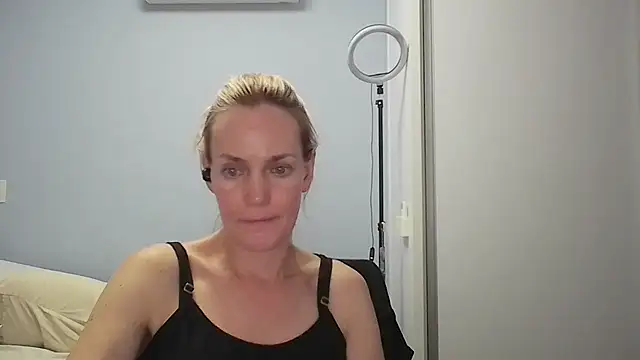 Snapshot of Annylove1 chatting on 20, 2, 2026 Annylove1 online show from 20, 2, 2026