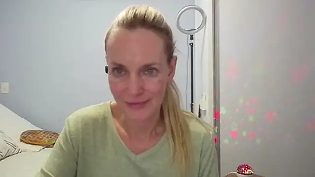 Snapshot of Annylove1 chatting on 22, 2, 2026 Annylove1 online show from 22, 2, 2026