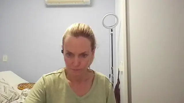 Snapshot of Annylove1 chatting on 1, 3, 2026 Annylove1 online show from 1, 3, 2026