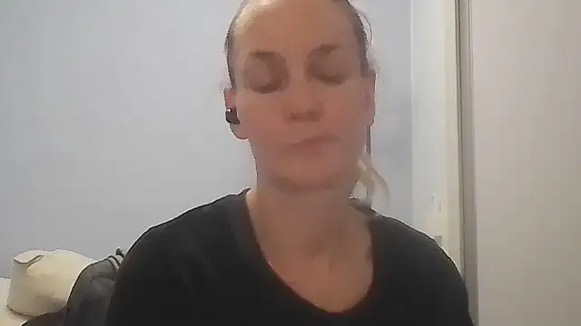 Snapshot of Annylove1 chatting on 24, 6, 2026 Annylove1 online show from 24, 6, 2026