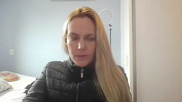 Snapshot of Annylove1 chatting on 24, 6, 2026 Annylove1 online show from 24, 6, 2026