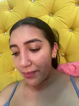 Snapshot of Hannahoff chatting on 4, 2, 2025 Hannahoff online show from 4, 2, 2025