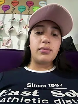 Snapshot of Hannahoff chatting on 8, 3, 2025 Hannahoff online show from 8, 3, 2025