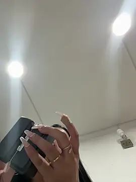 Hannahoff online show from 7, 4, 2026