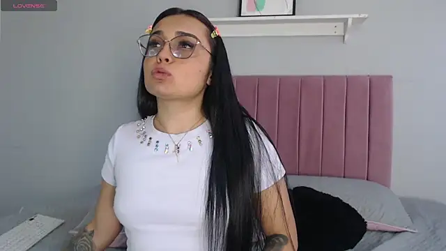 Snapshot of Danii_vg1 chatting on 6, 7, 2026 Danii vg1 online show from 6, 7, 2026