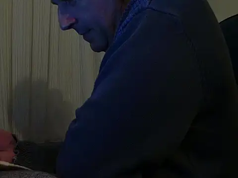 Snapshot of ALPHANDRE chatting on 8, 4, 2026 ALPHANDRE online show from 8, 4, 2026