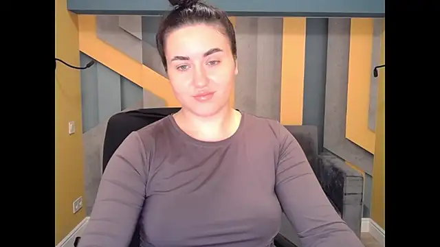 Roxie Bradley online show from 7, 12, 2024