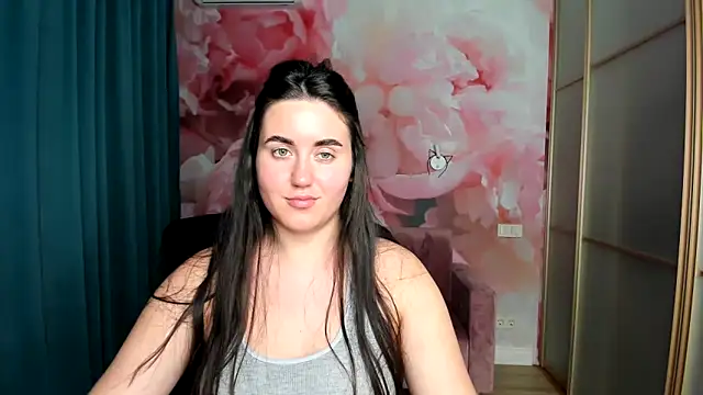 Roxie Bradley online show from 14, 12, 2024