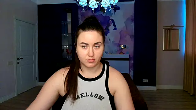 Roxie Bradley online show from 22, 1, 2025