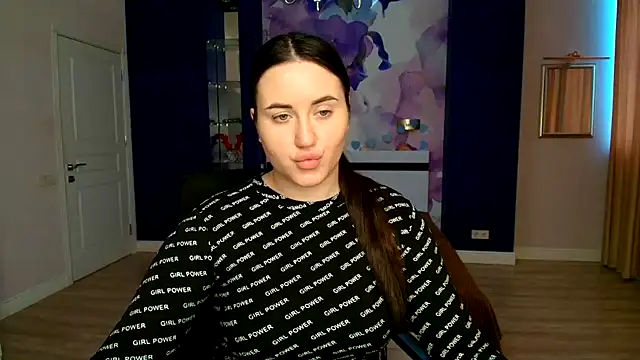 Roxie Bradley online show from 31, 1, 2025