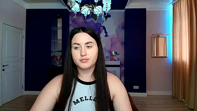 Roxie Bradley online show from 10, 2, 2025